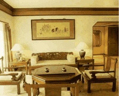 郭德纲豪宅内部曝光！网友被警告 珍贵木制家具，碰一下倾家荡产