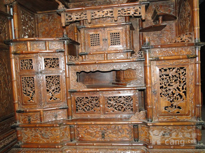 古典家具中的雅趣 大鸟格子、多宝阁与博古架的收藏价值探析